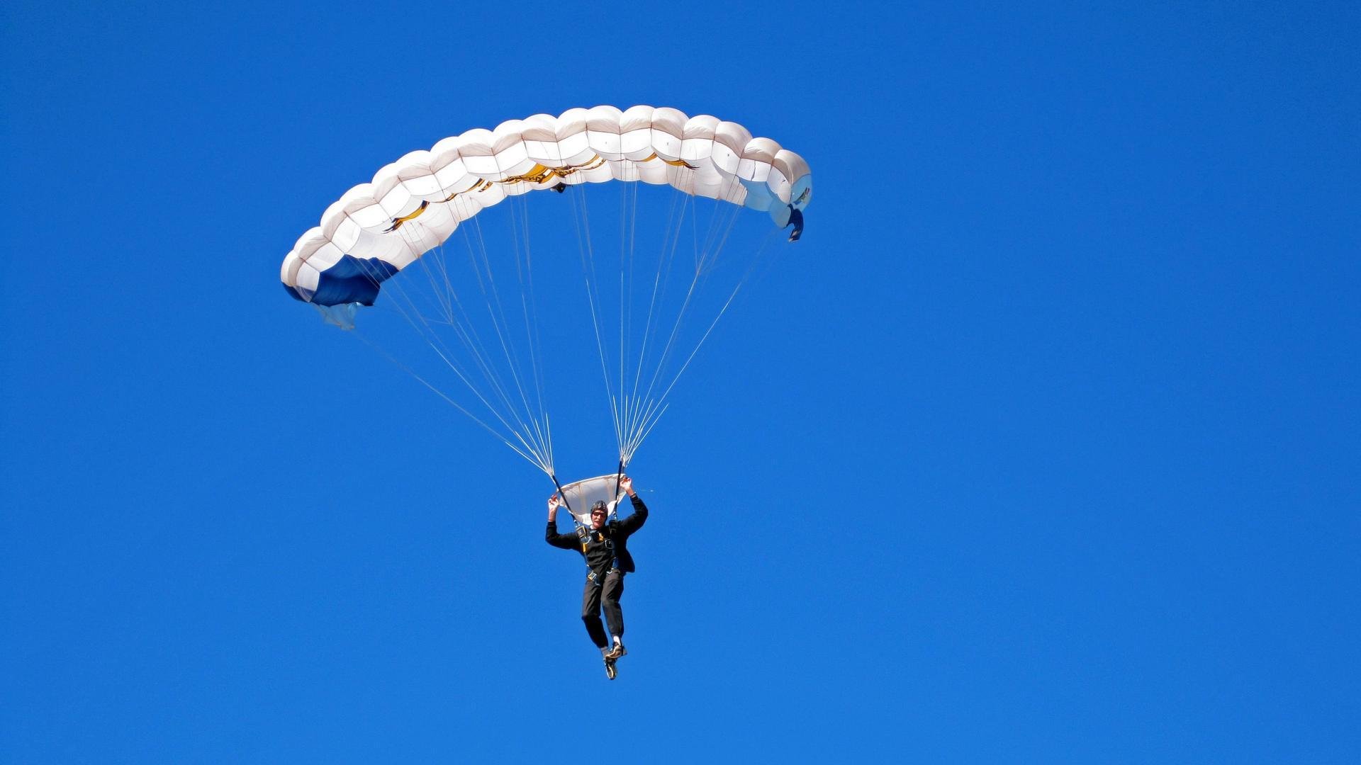 中国短道速滑世界杯多哈站,任子威轻松夺金后表态准备迎接大赛